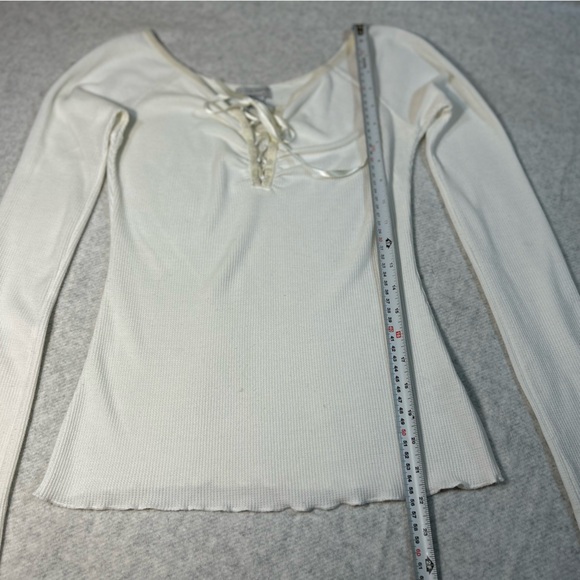 Guess Jeans Authentic Lace Up neck with long sleeve . Off white size Small - Picture 11 of 12